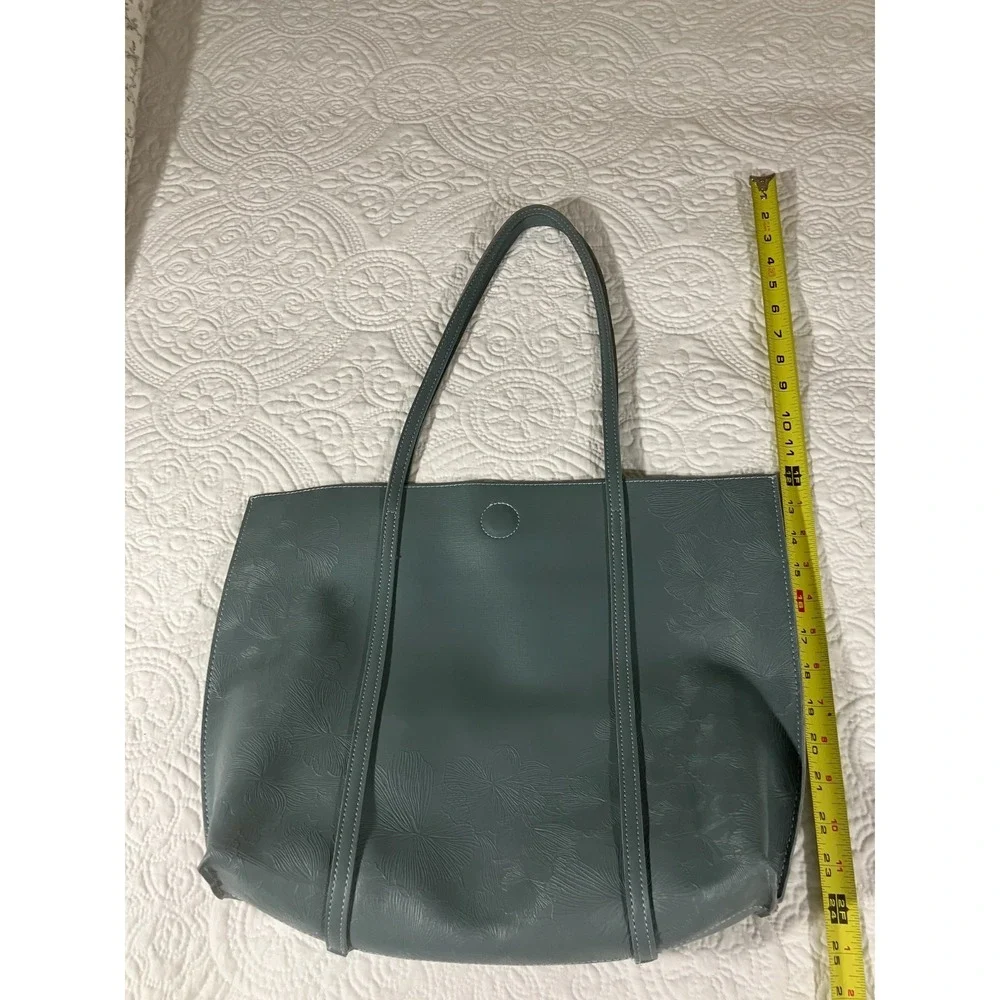 Mellow World  Vegan Leather Shoulder Purse Tote Bag w/Wristlet Women's Gray Chic